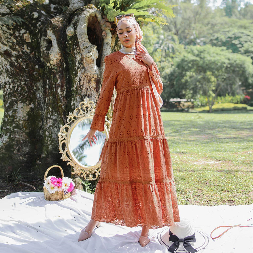 Muslim Malaysia Indonesia Hollow Lace Dress Muslim Malaysia Indonesia Hollow Lace Dress